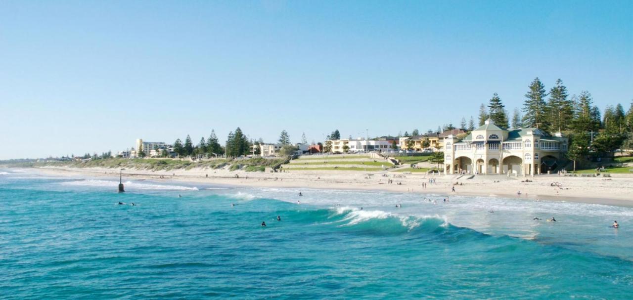 Ocean Beach Backpackers Hostel Perth Exterior photo